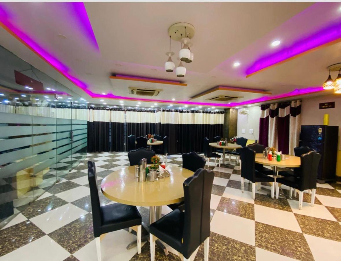 ホテル Basant Vihar International ガヤー エクステリア 写真